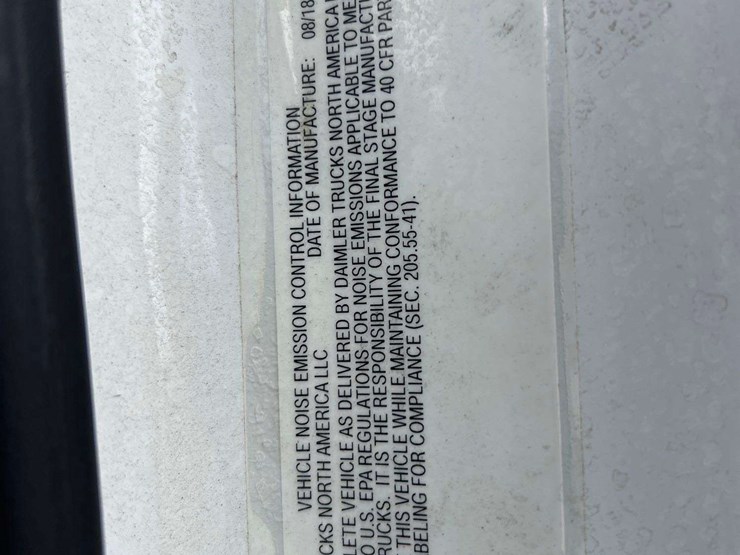 2019-freightliner-m2-106-image-10