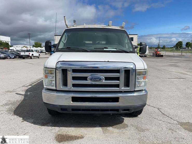 2010-ford-cargo-image-2