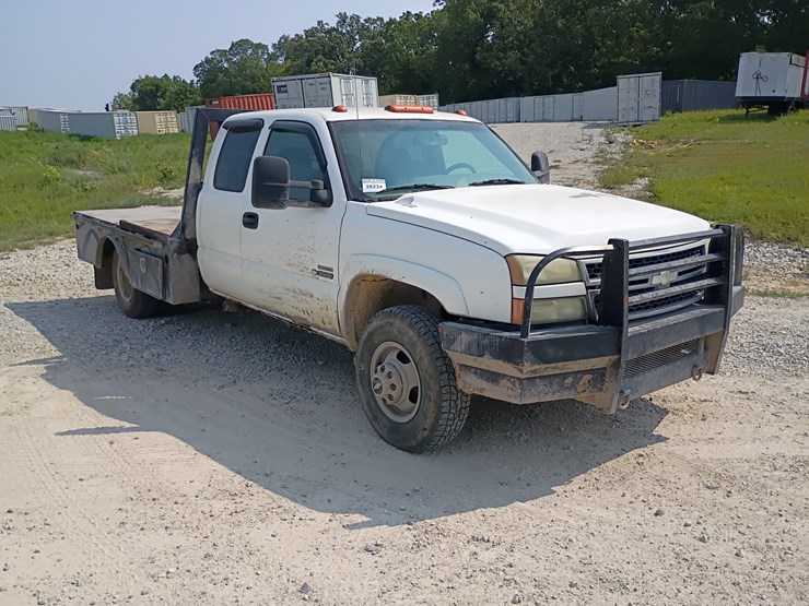 2006-chevrolet-silverado-3500-image-13