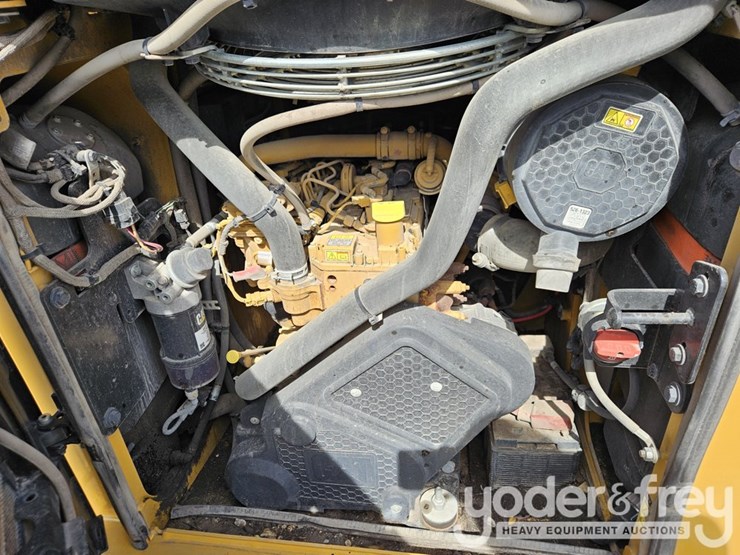 2025-caterpillar-255-image-24