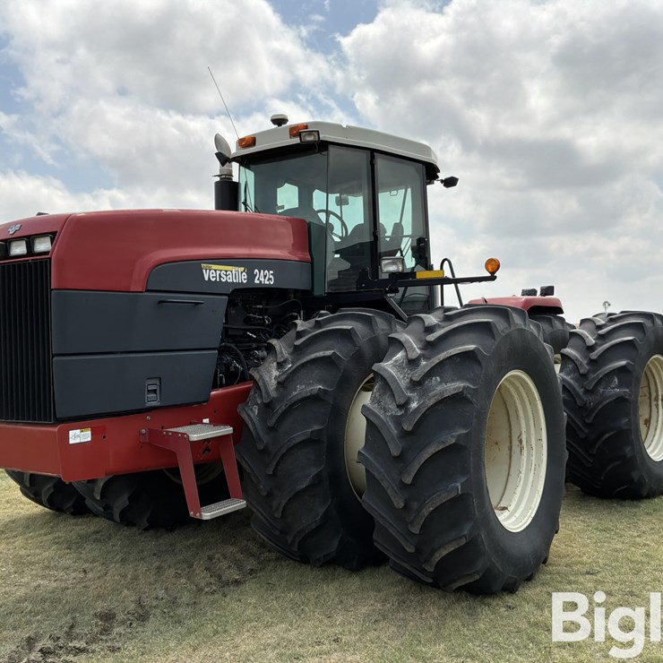 2003 VERSATILE 2425