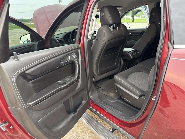 2015-chevrolet-traverse-image-14
