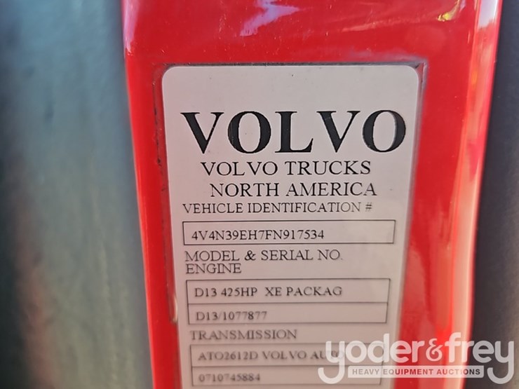2015-volvo-vnl42t300-image-46