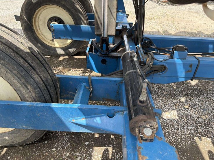 kinze-2600-image-35