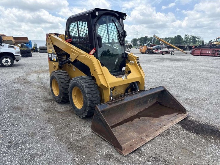 caterpillar-236d-image-6