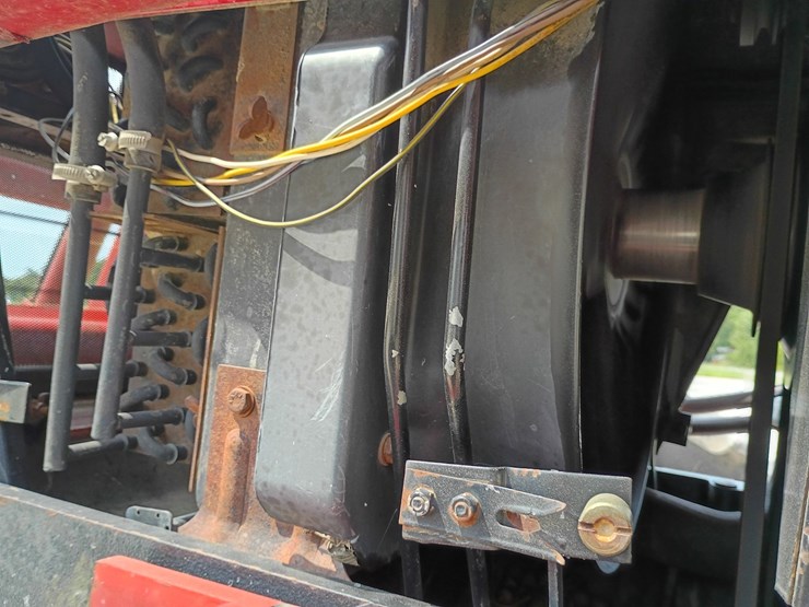 1998-case-ih-4210-image-18