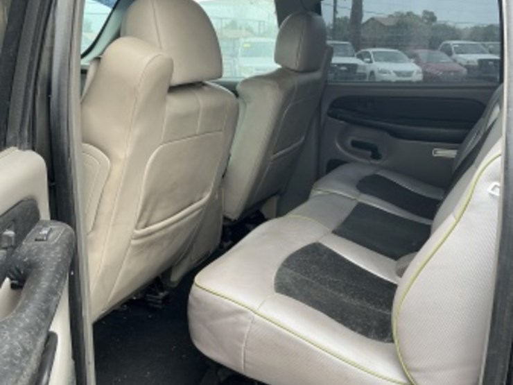 2000-chevrolet-suburban-image-20