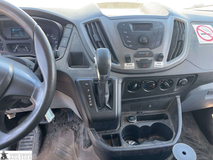 2016-ford-transit-image-13