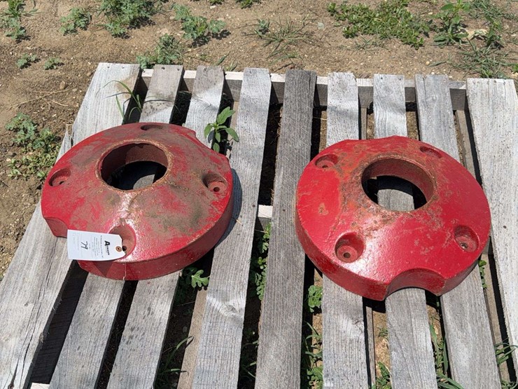 (2)-farmall-b-or-c-rear-wheel-weights-image-1