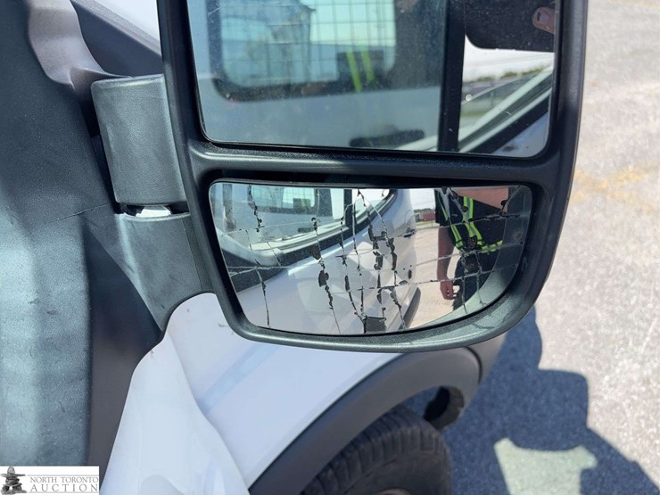 2016-ford-transit-image-24