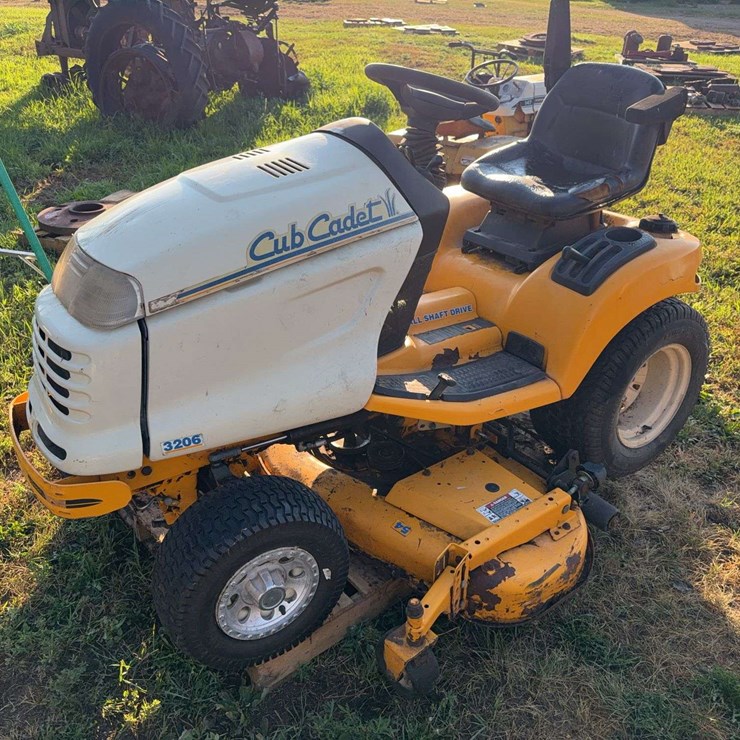 CUB CADET 3206