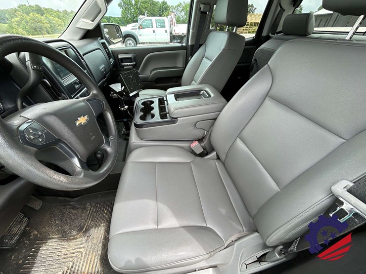 2018-chevrolet-silverado-pickup-truck-image-33