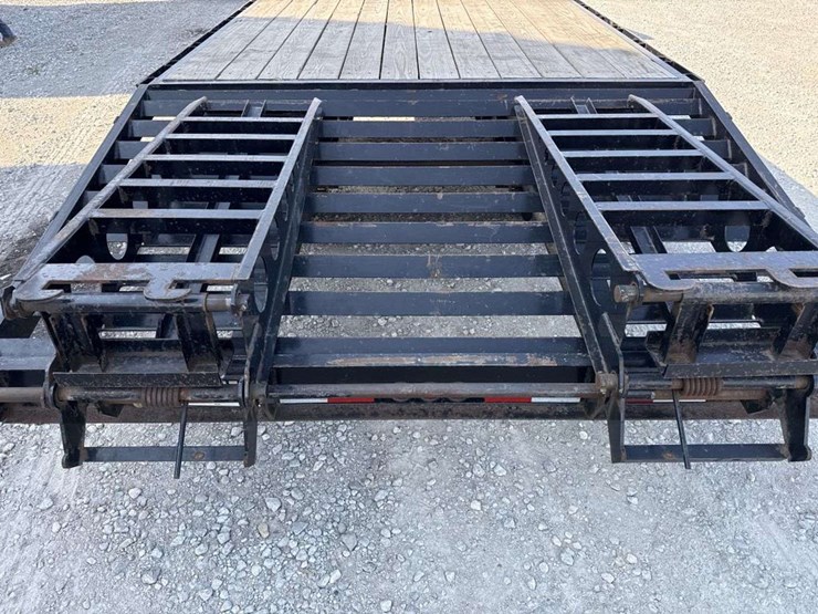 2011-trailerman-gooseneck-25ft-trailer-image-12