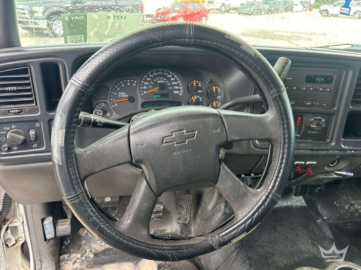 2003-chevrolet-silverado-3500-image-14