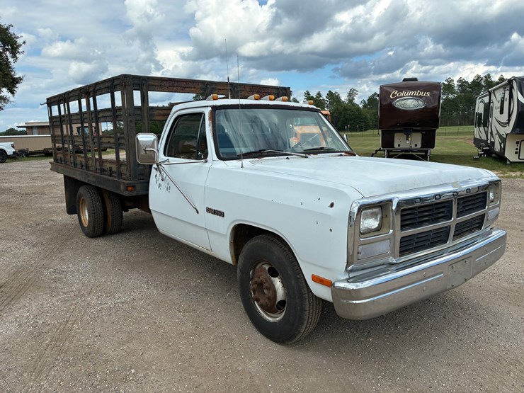 1992-dodge-3500-image-3