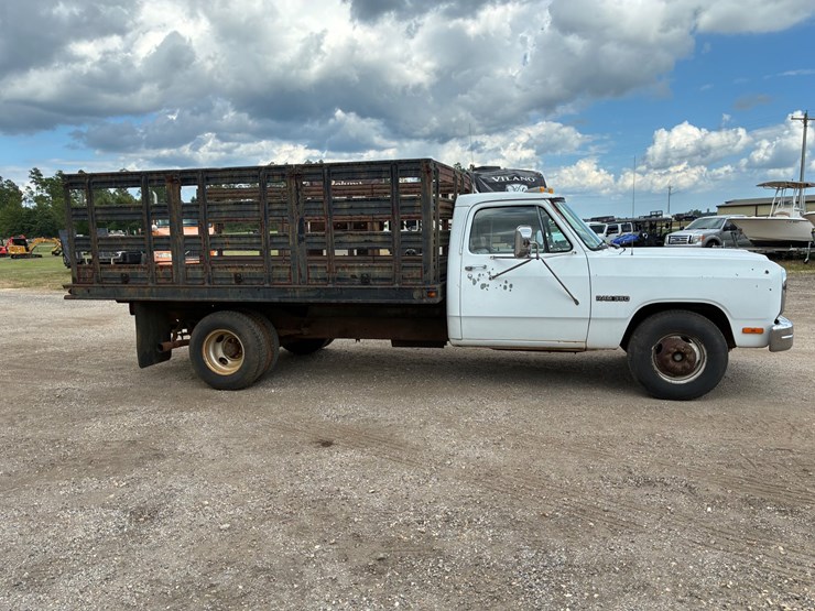 1992-dodge-3500-image-4