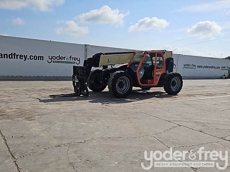 2018-jlg-742-image-2
