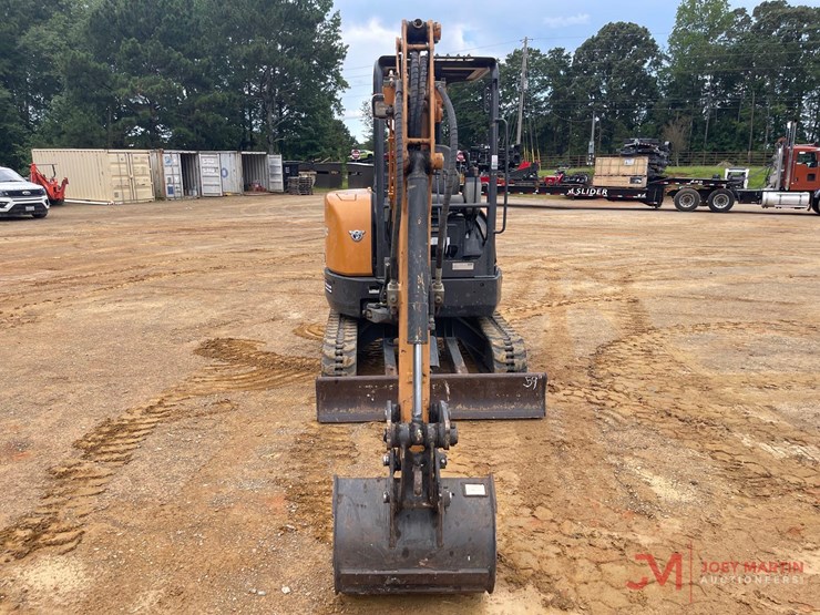 case-cx26c-mini-excavator-image-4