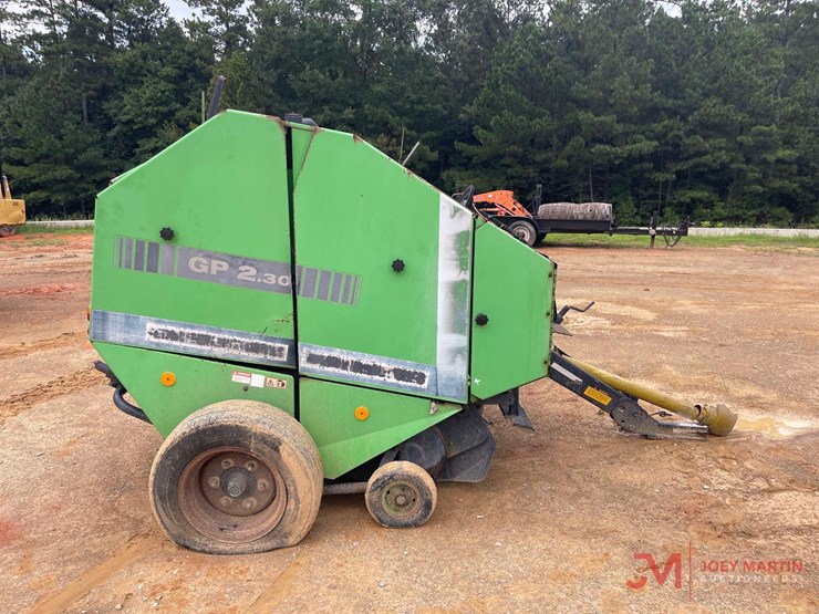 deutz-allis-round-baler-image-2