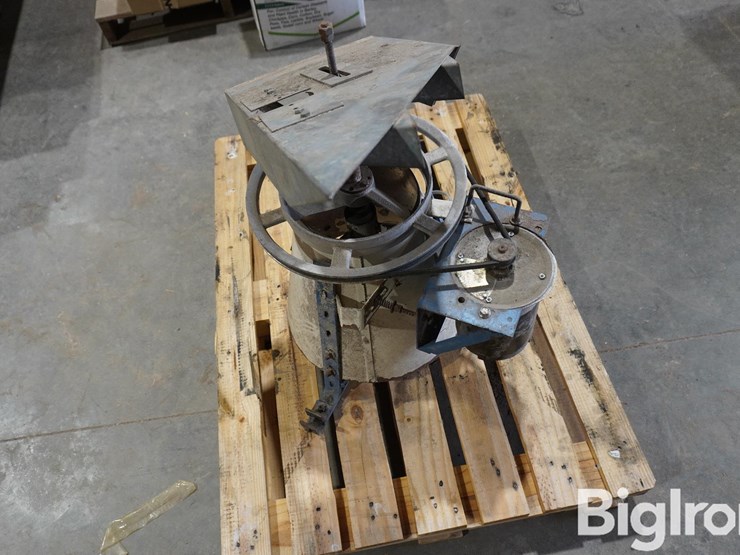 shivers-grain-spreader-1/3-hp-image-3