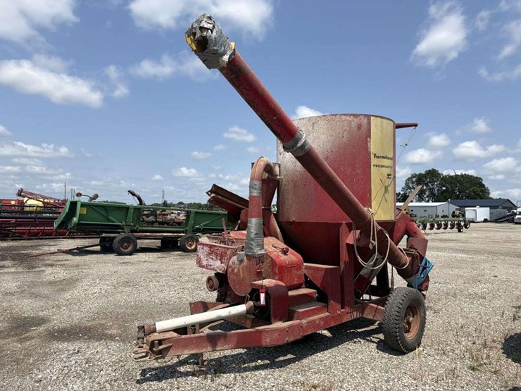 1966-farmhand-feed-grinder-with-corn-sheller-image-1