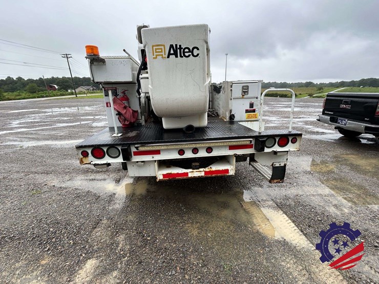 2016-ram-5500-bucket-truck-image-4