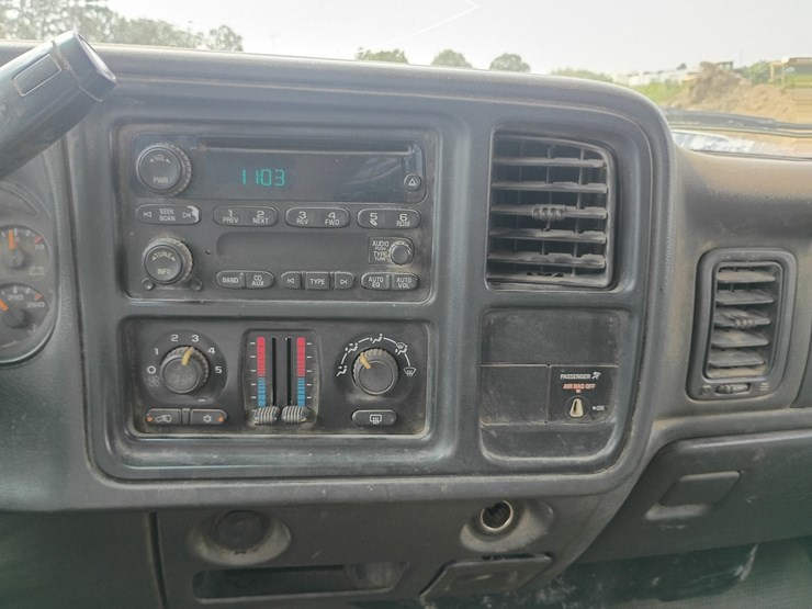 2006-chevrolet-silverado-3500-image-41