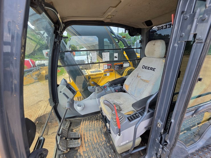 2018-deere-470g-lc-image-34