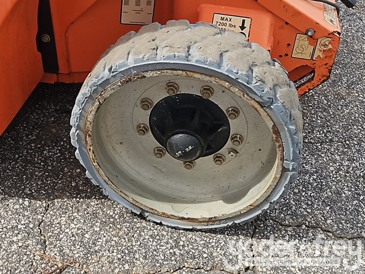 2011-jlg-e400ajpn-image-11