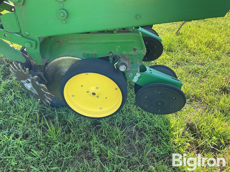john-deere-7000-image-9