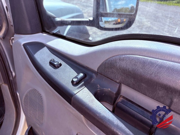 2006-ford-f550-xlt-sd-image-64