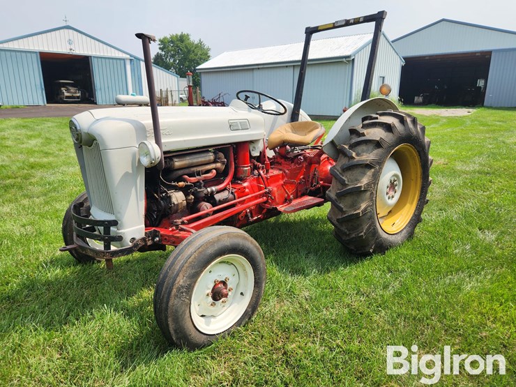 ford-850-image-1