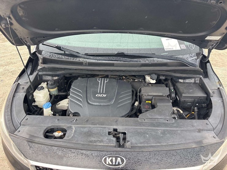 2017-kia-sedona-image-8