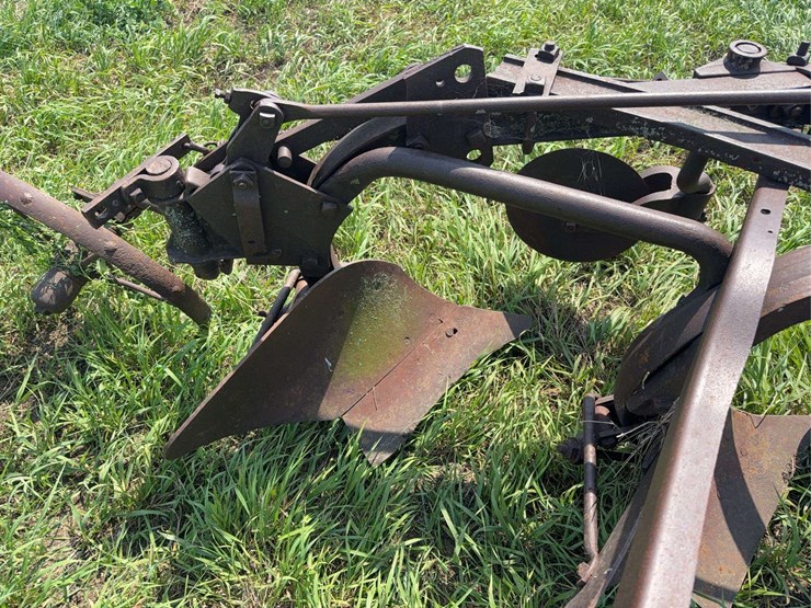 avery-three-bottom-14”-pull-type-moldboard-plow-image-12