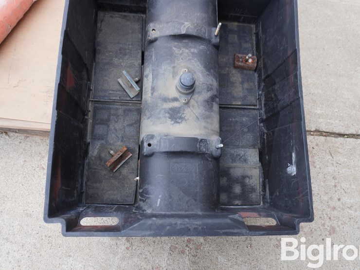 freightliner-poly-battery-box-image-10