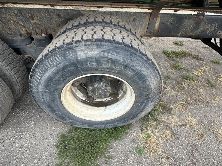1988-ford-l9000-image-29