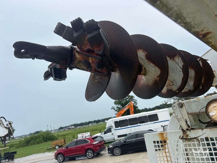 2005-altec-d947-image-31