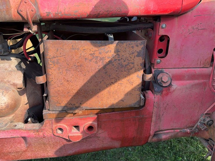 massey-ferguson-444-image-46