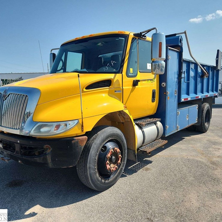 2010 INTERNATIONAL DURASTAR 4300