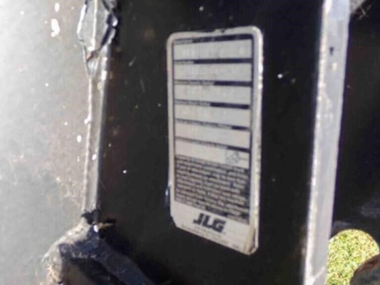 100"-jlg-bucket-image-4