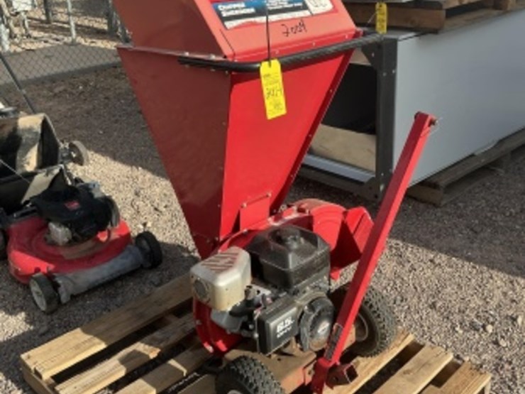 troy-bilt-gas-powered-chipper-/-shredder-image-4