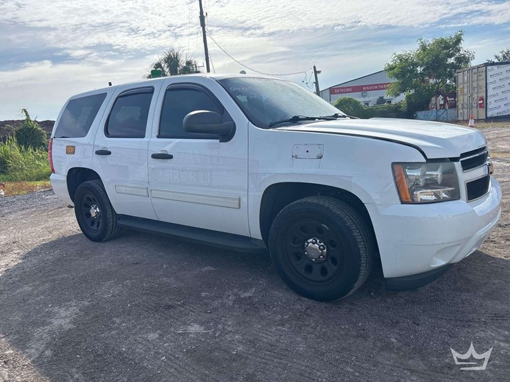 2013-chevrolet-tahoe-image-2