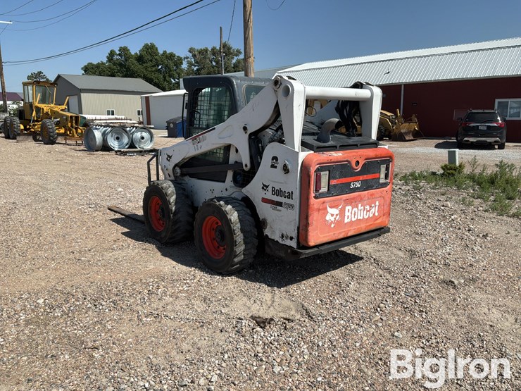 2016-bobcat-s750-image-7