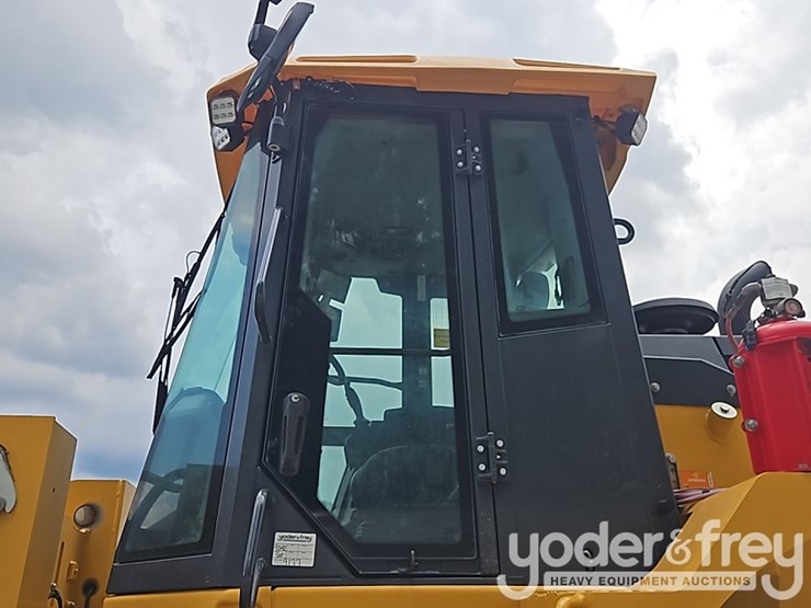 2023-deere-644p-image-47