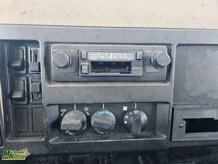 1991-international-4700-image-12