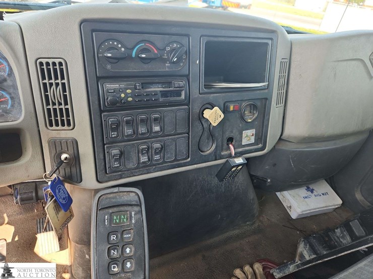 2010-international-durastar-4300-image-13