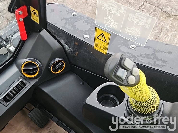 2026-jcb-215t-image-30