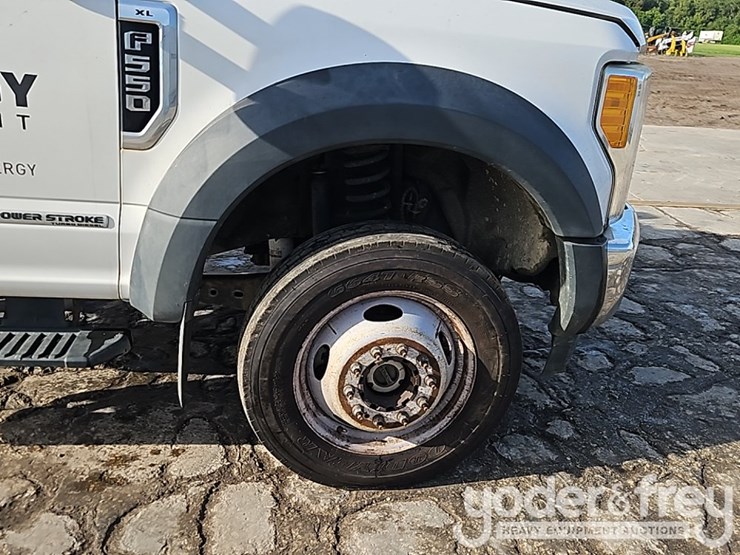 2017-ford-f550-image-9