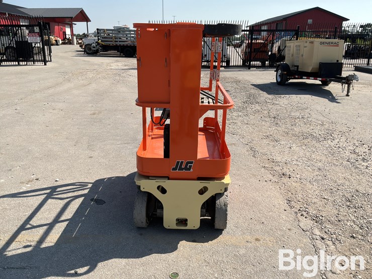 2017-jlg-1230es-image-2