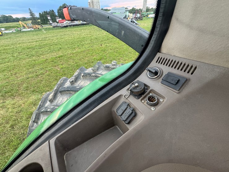 john-deere-8345r-image-76